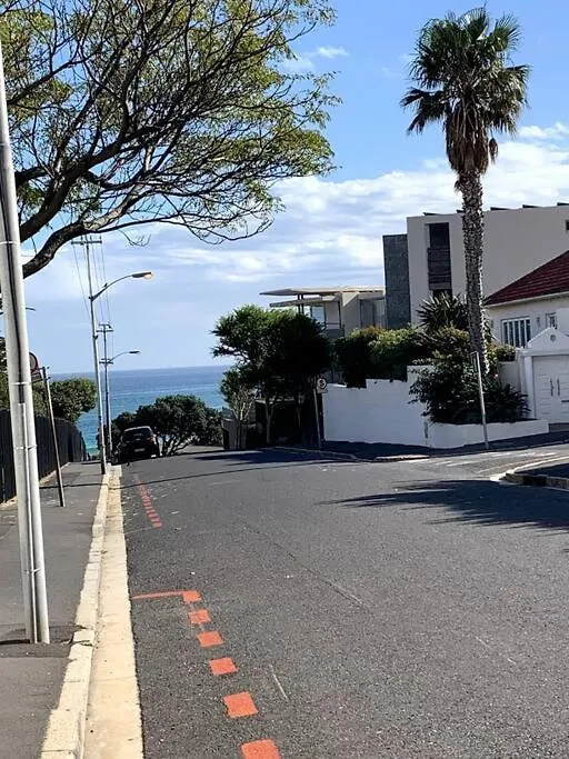 Bay Beach Villa One Minute Camps Bay Beachfront Kapstadt